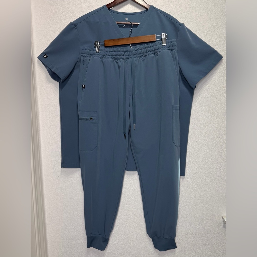Jaanuu Scrub Set Blue Slate – XL Top / L Jogger Pants – Modern Stretch